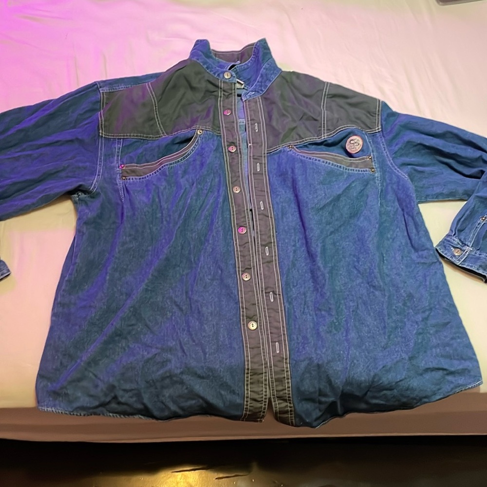 VINTAGE DENIM JACKET